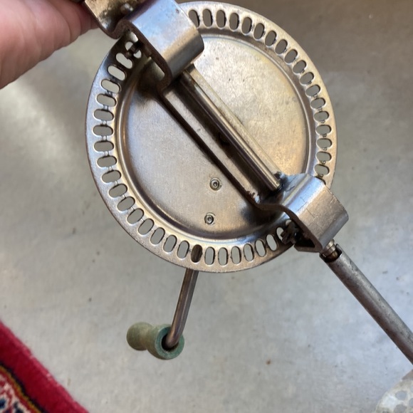 Antique DUPLEX CREAM WHIPPER. green wooden handle kitchen hand mixer. Works! - Picture 6 of 6